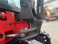 Мини-экскаватор QUADTRAC E28 PRO (2.8т, кабина, квикаплер, бур, 3 ковша, кондиционер, гидроприжим) HV Market