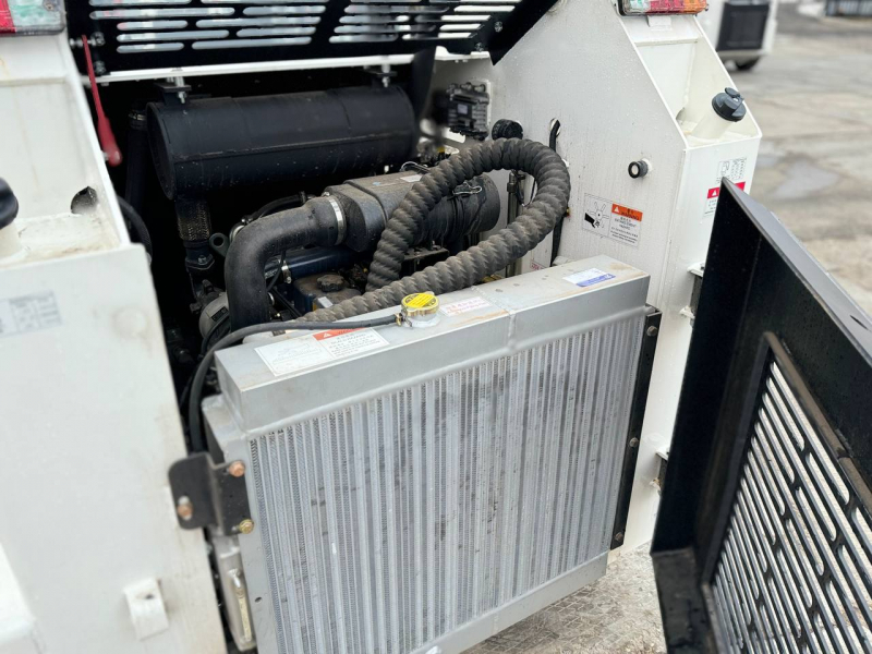 Мини-погрузчик XTRAC S12 (1250 кг 2 скорости HI HLOW) HV Market