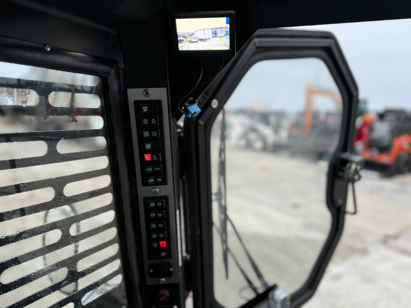 Мини-погрузчик XTRAC S12 (1250 кг 2 скорости HI HLOW) HV Market