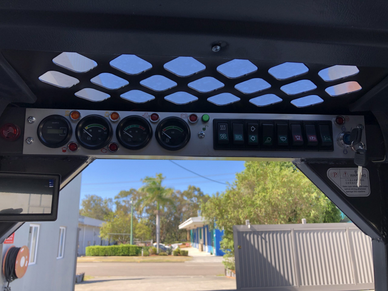 Мини-погрузчик QUADTRAC SSL85 (850 кг 2023 год) HV Market