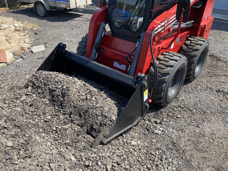 Мини-погрузчик QUADTRAC SSL95 MAX (950 кг кондиционер ковш 4-1) HV Market