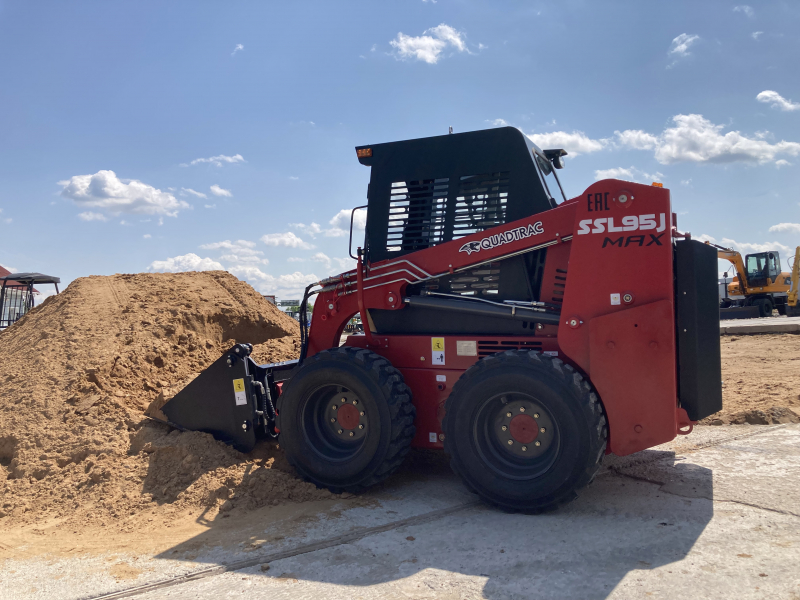 Мини-погрузчик QUADTRAC SSL95 MAX (950 кг кондиционер ковш 4-1) HV Market
