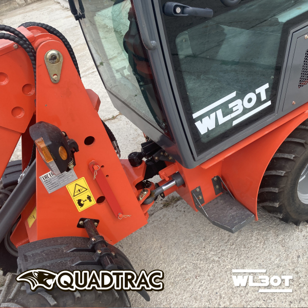 Мини-погрузчик QUADTRAC WL30T (600 кг, телескопическая стрела 3500 мм) HV Market