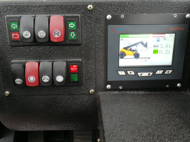 Мини-погрузчик QUADTRAC TH630 (3 т 6 метров, конд, вилы, ковш 2 куба гидростат, Италия) HV Market