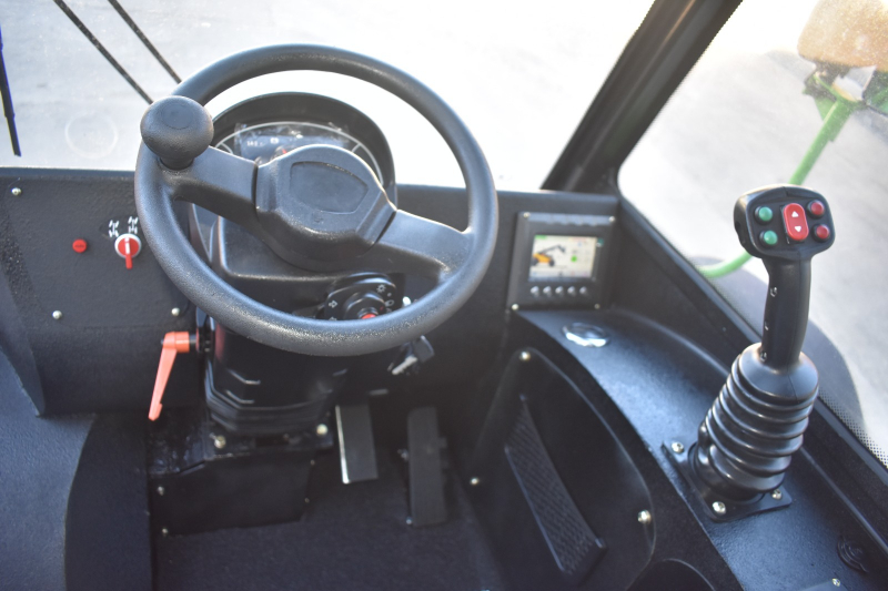 Мини-погрузчик QUADTRAC TH630 (3 т 6 метров, конд, вилы, ковш 2 куба гидростат, Италия) HV Market