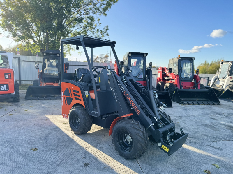 Мини-погрузчик CASTLOADERS 825D ИТАЛИЯ (Кабина STANDARD) HV Market