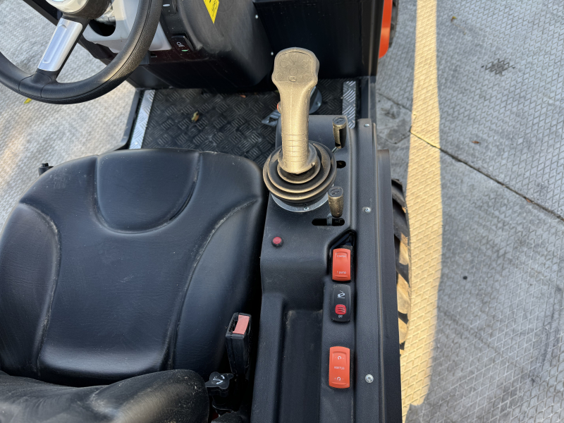 Мини-погрузчик CASTLOADERS 825D ИТАЛИЯ (Кабина STANDARD) HV Market