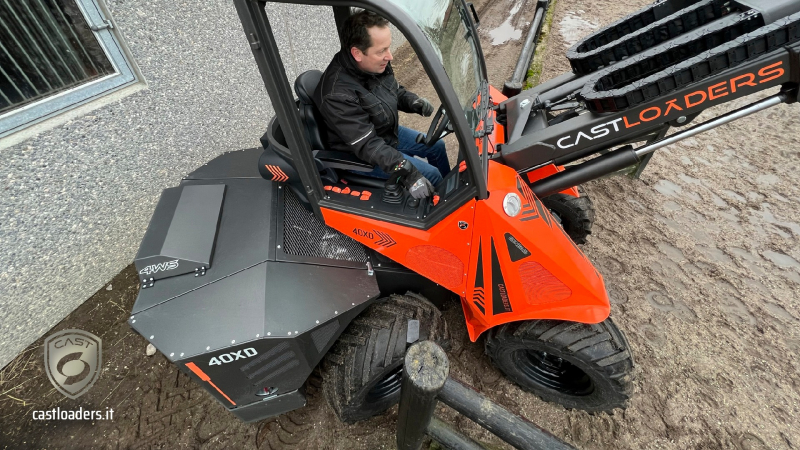 Мини-погрузчик CASTLOADERS 40XD HV Market