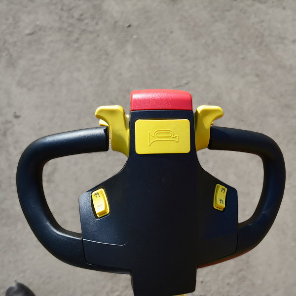 OXLIFT QZ-050-110 самоходный (поводковый) подъемник ножничного типа с питанием от акб 11000 мм 500 кг HV Market