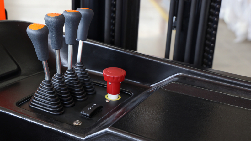 Ричтрак с кабиной сидя OXLIFT MF15 6000 мм 1500 кг HV Market